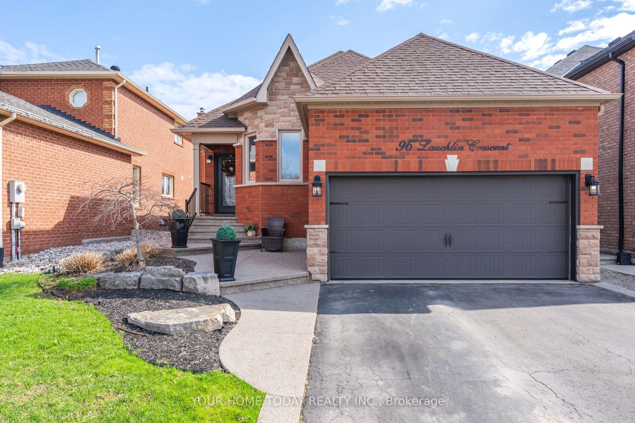 96 Lauchlin Crescent Property Photo 3