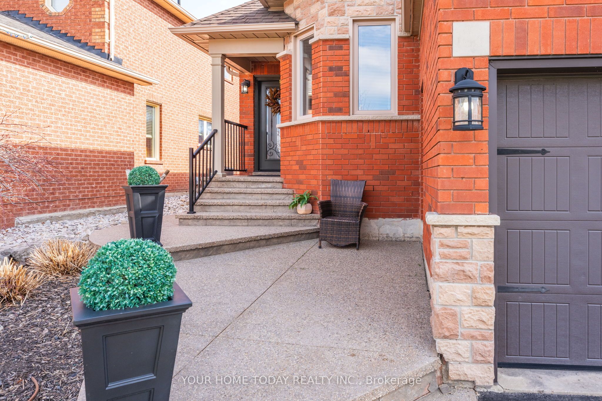 96 Lauchlin Crescent Property Photo 4