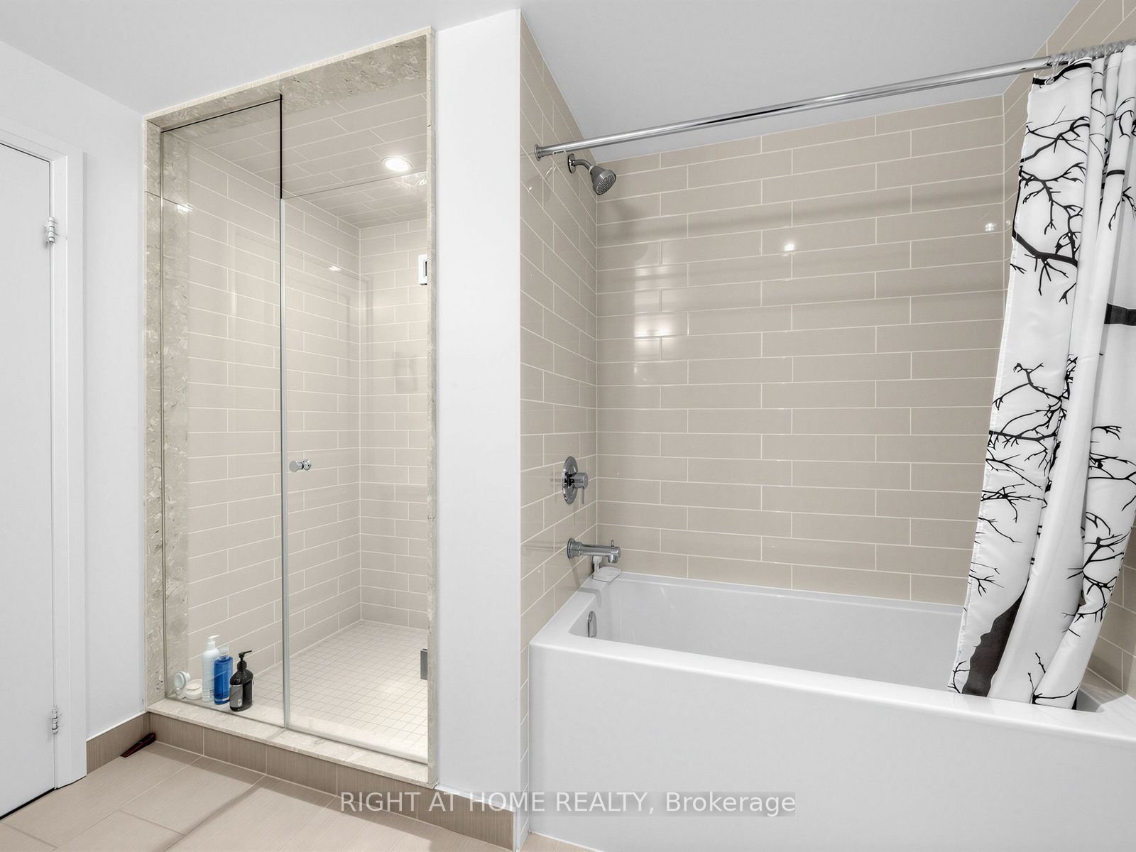 55 Speers Road Lph04 (1804) Property Photo 24