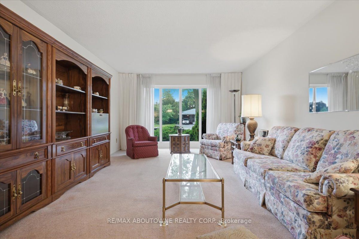 1167 Saturnia Crescent Property Photo 7
