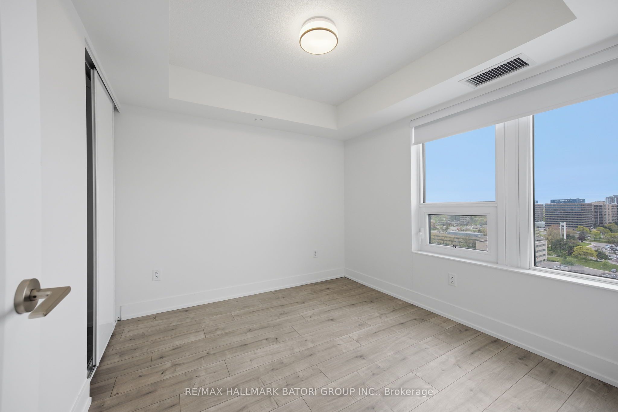 10 Eva Road 1505 Property Photo 12