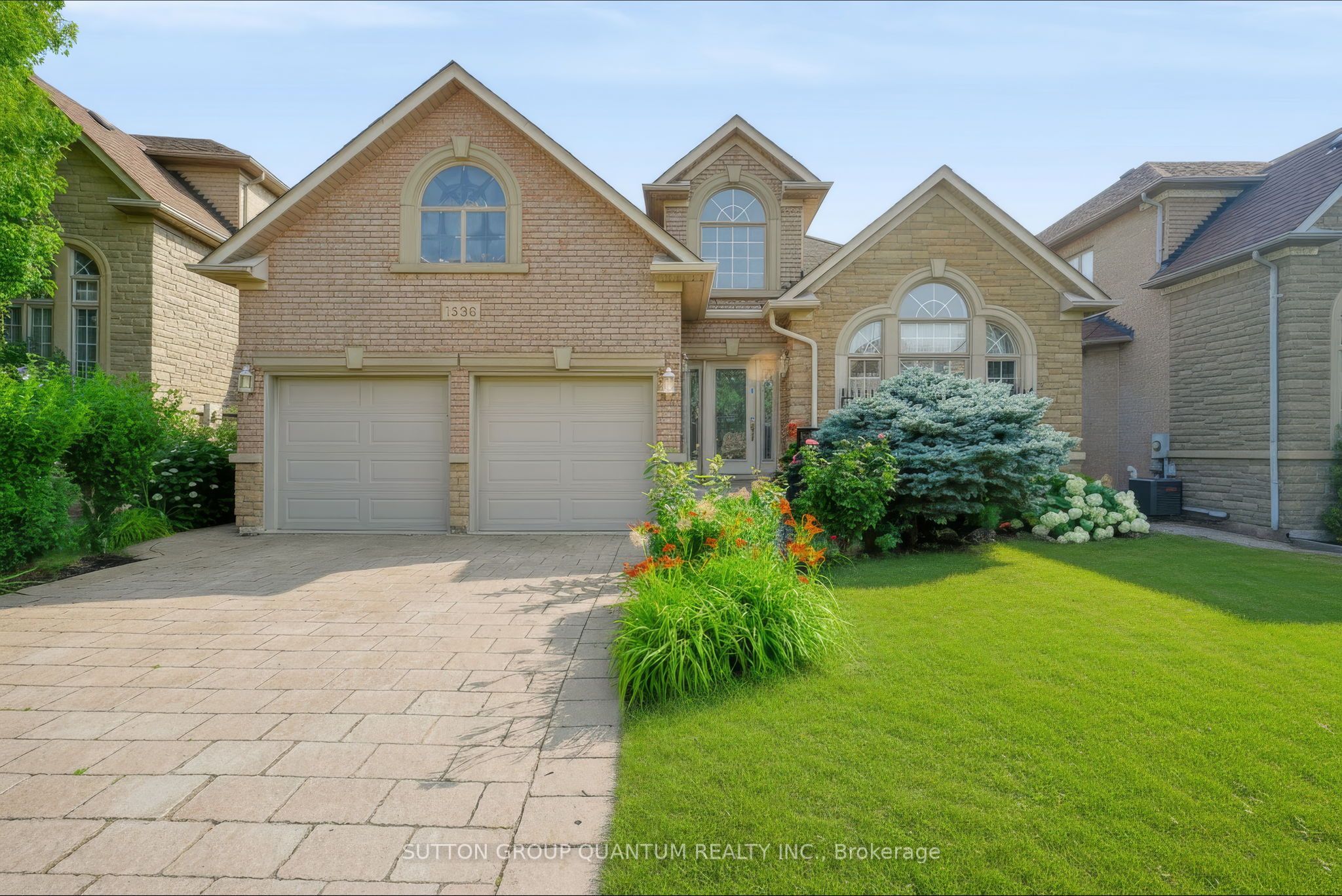 1536 Pinery Crescent Property Photo 1