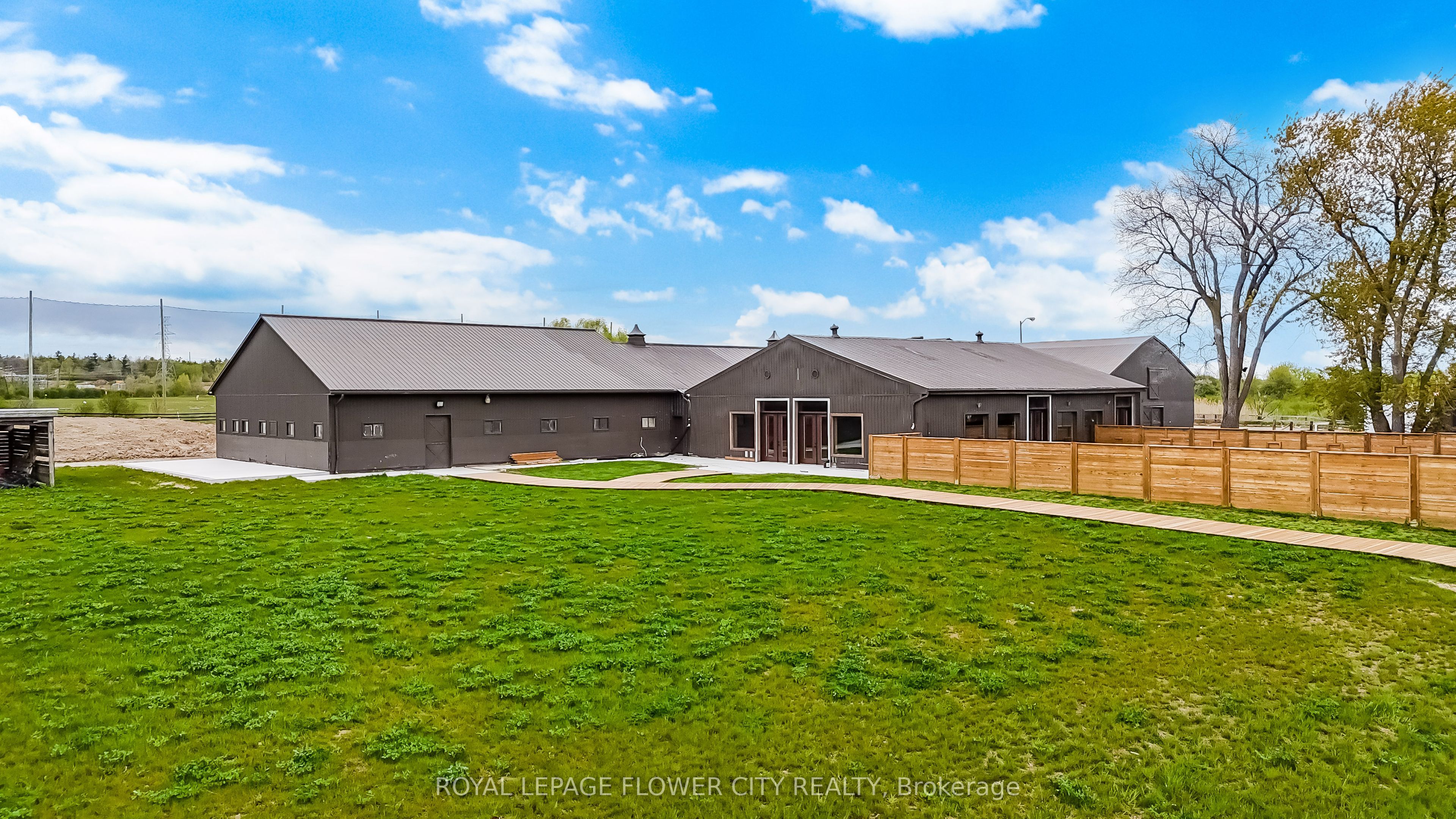 2483 Burnhamthorpe Road Property Photo 6