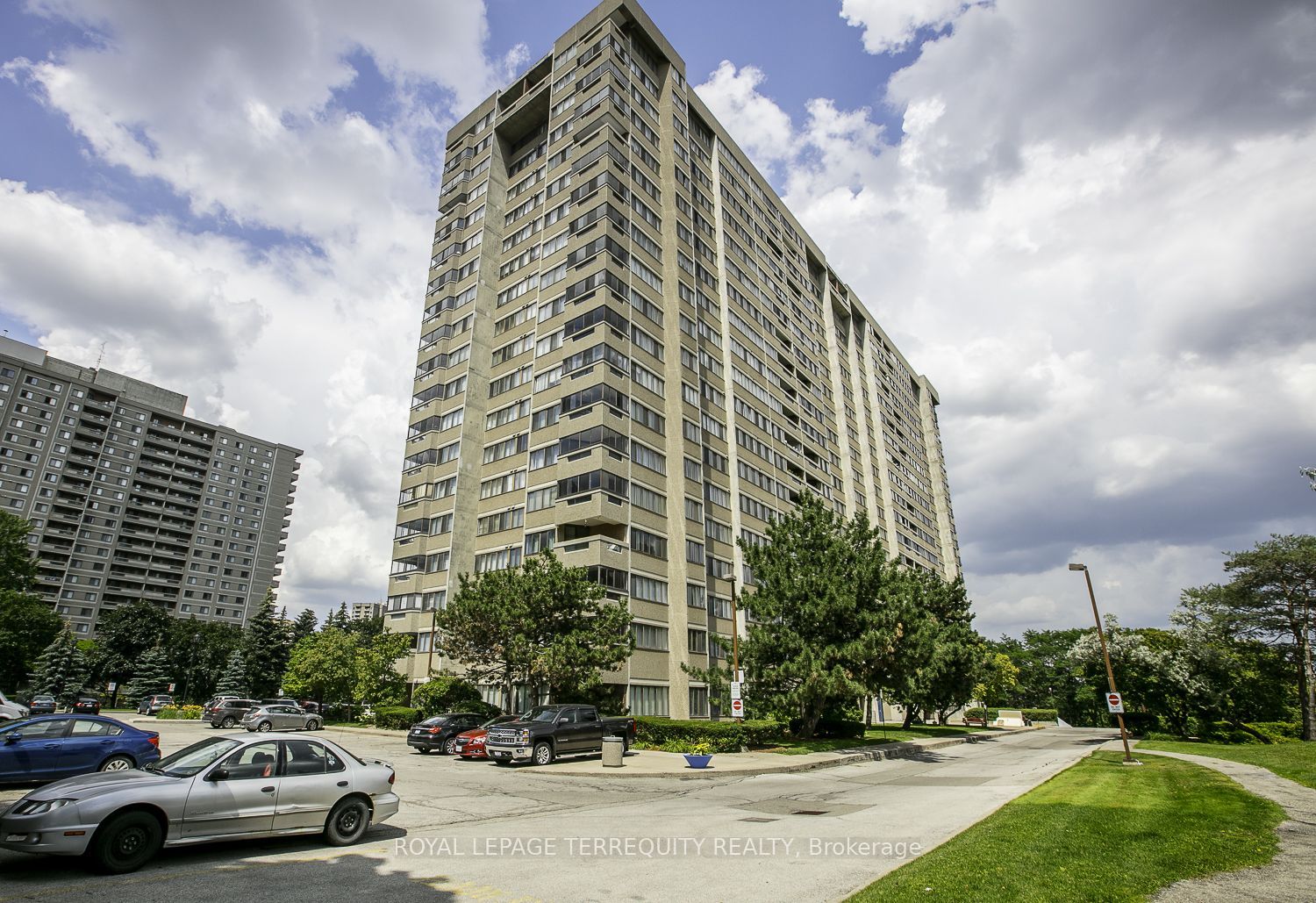 50 Elm Drive E 604 Property Photo 1