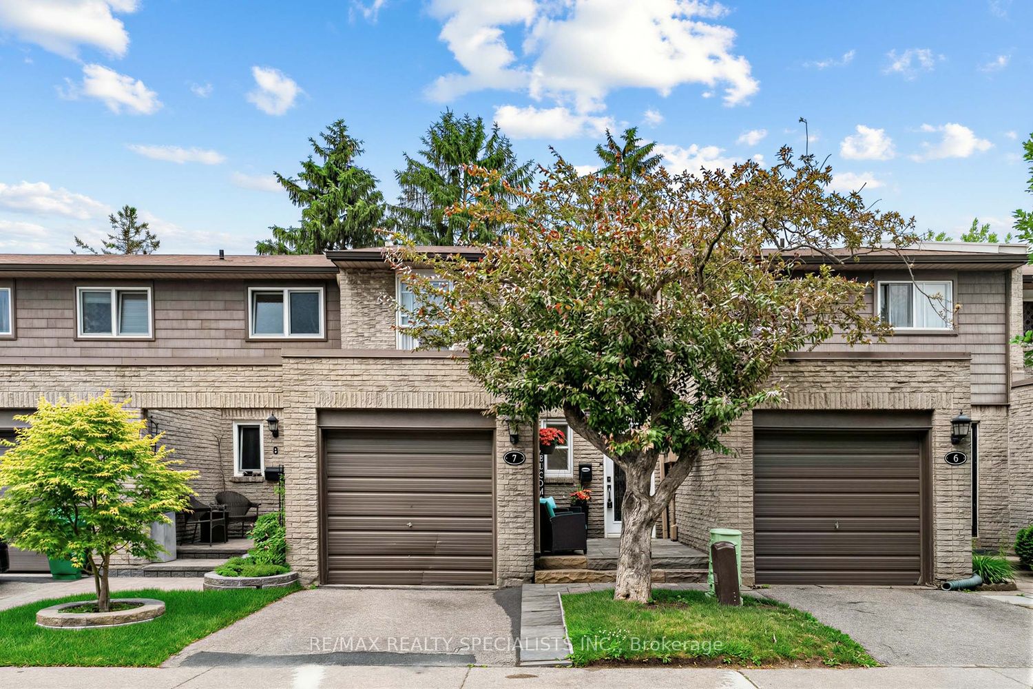 405 Hyacinthe Boulevard 7 Property Photo 1