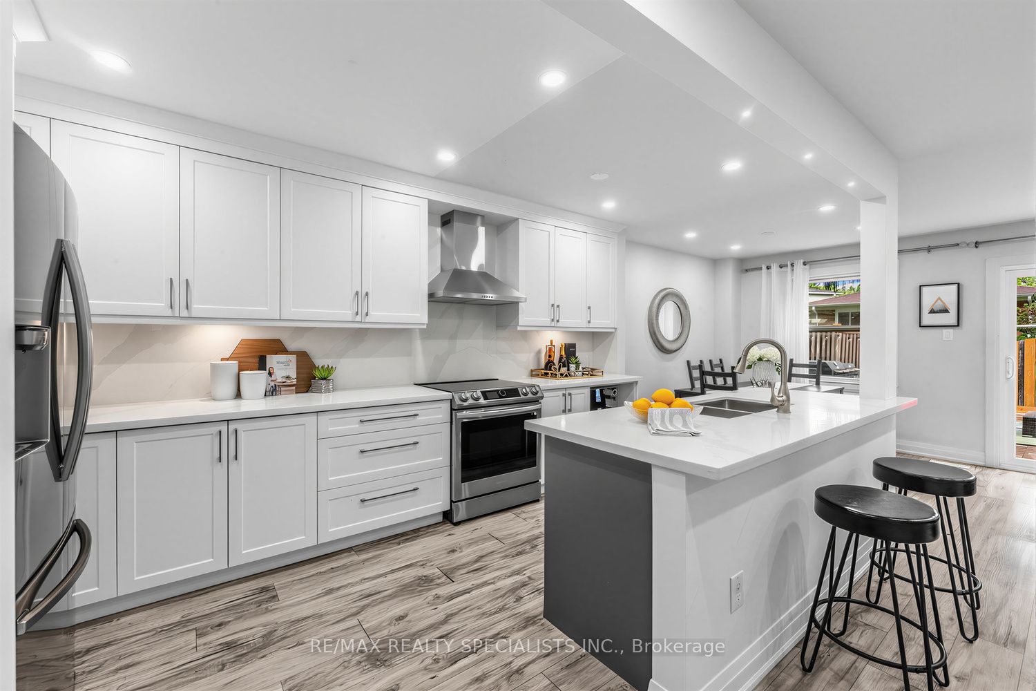 405 Hyacinthe Boulevard 7 Property Photo 6