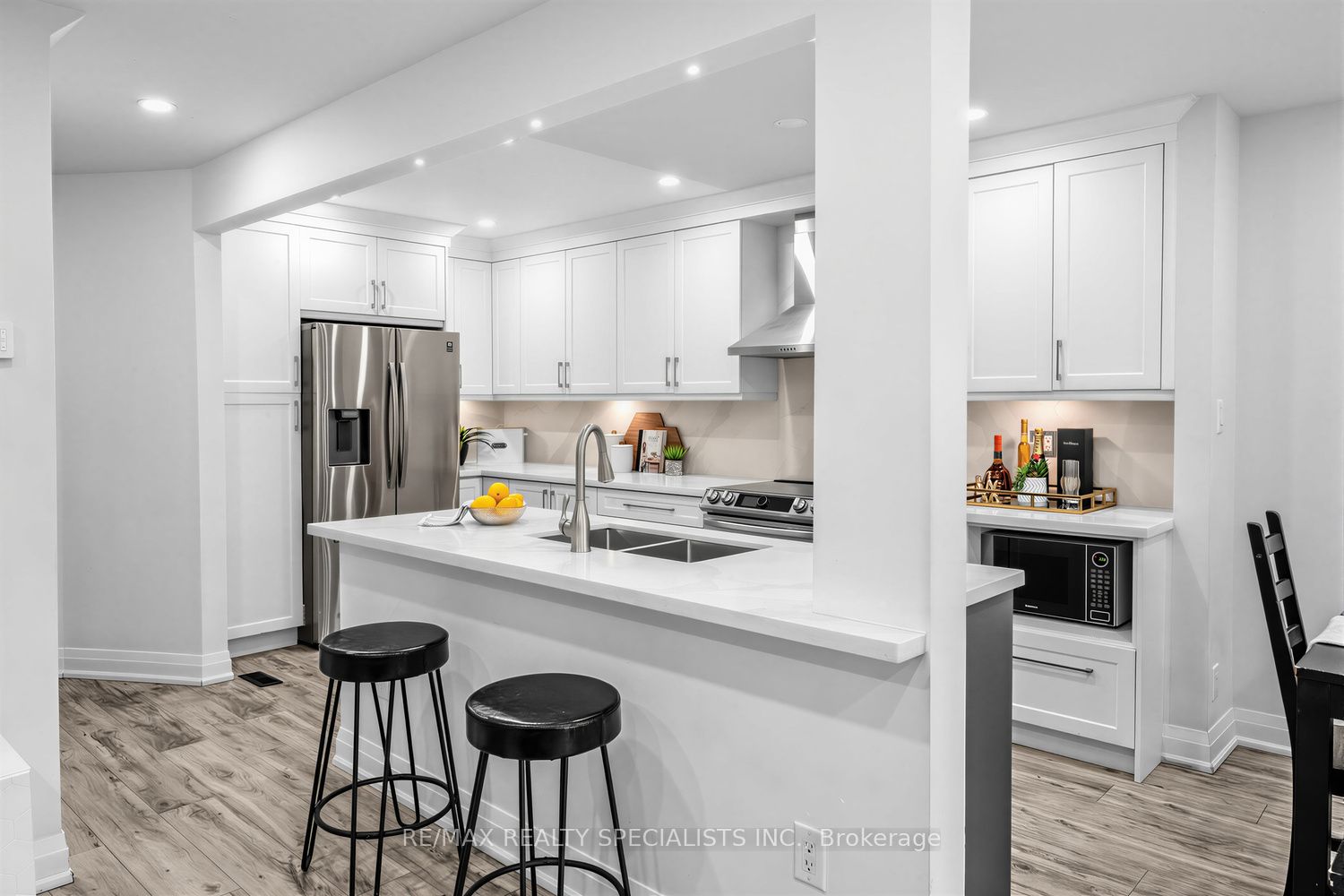 405 Hyacinthe Boulevard 7 Property Photo 8
