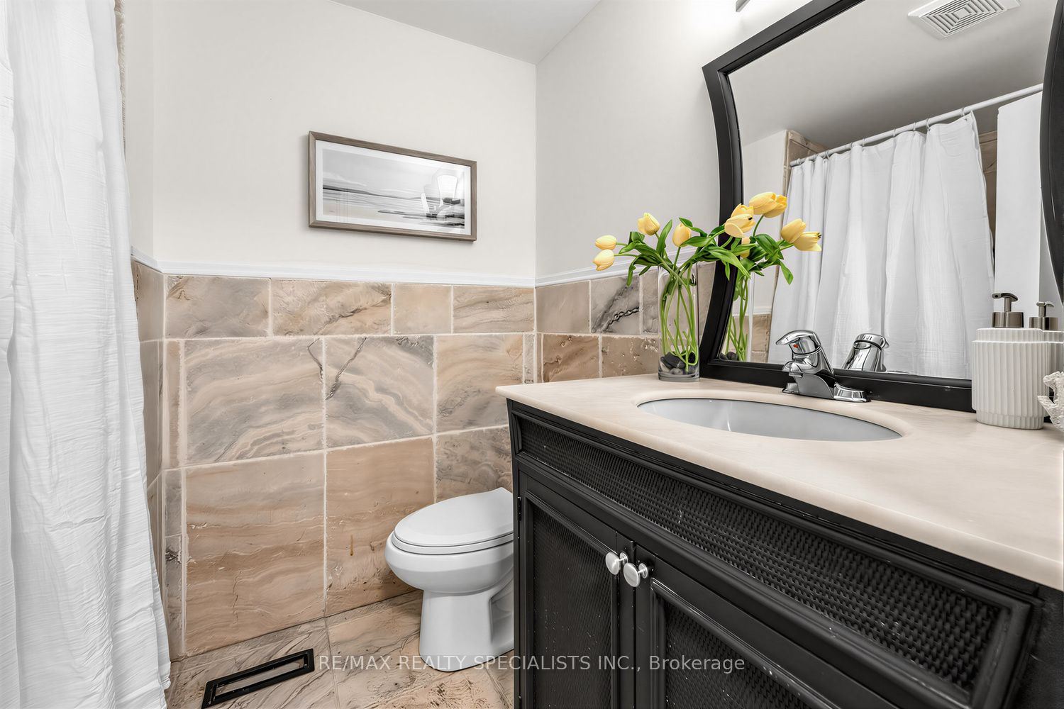 405 Hyacinthe Boulevard 7 Property Photo 23