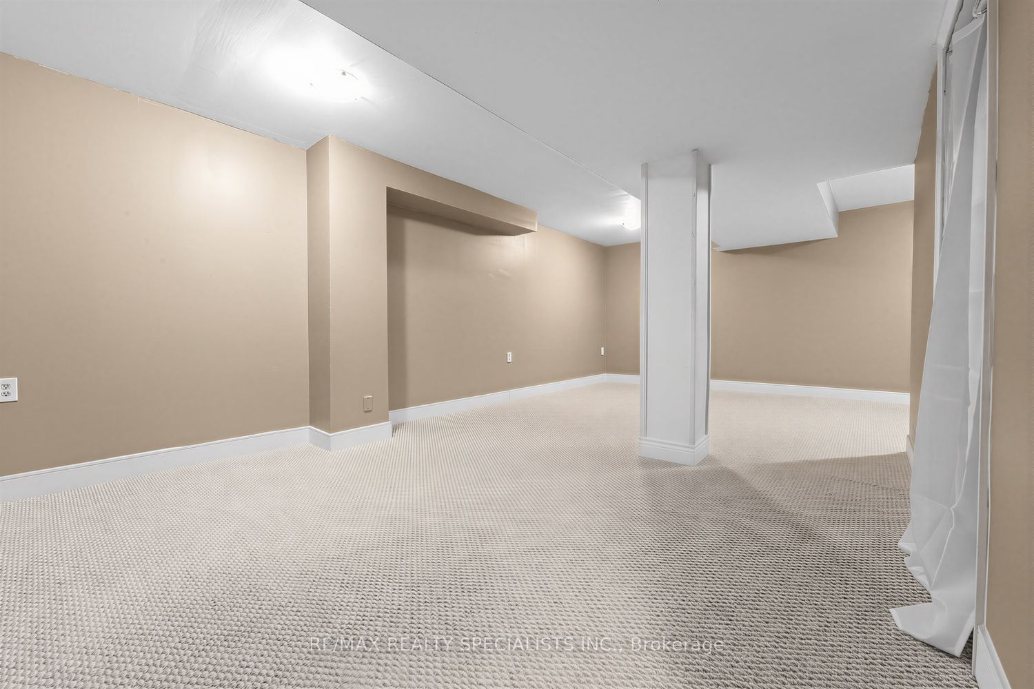 405 Hyacinthe Boulevard 7 Property Photo 24