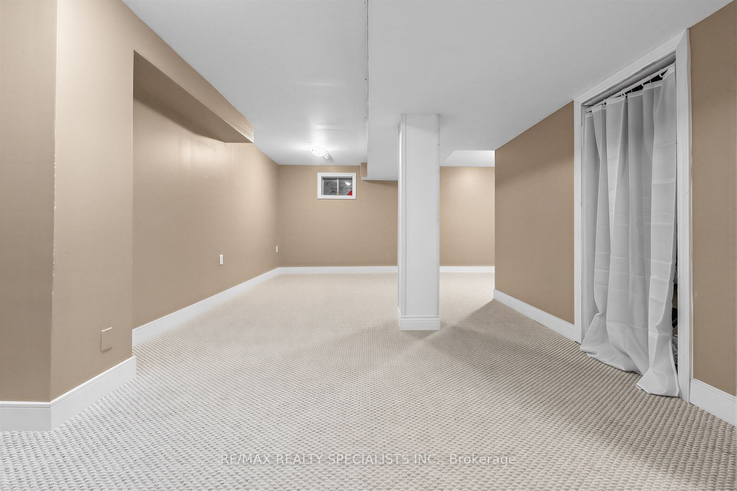 405 Hyacinthe Boulevard 7 Property Photo 25