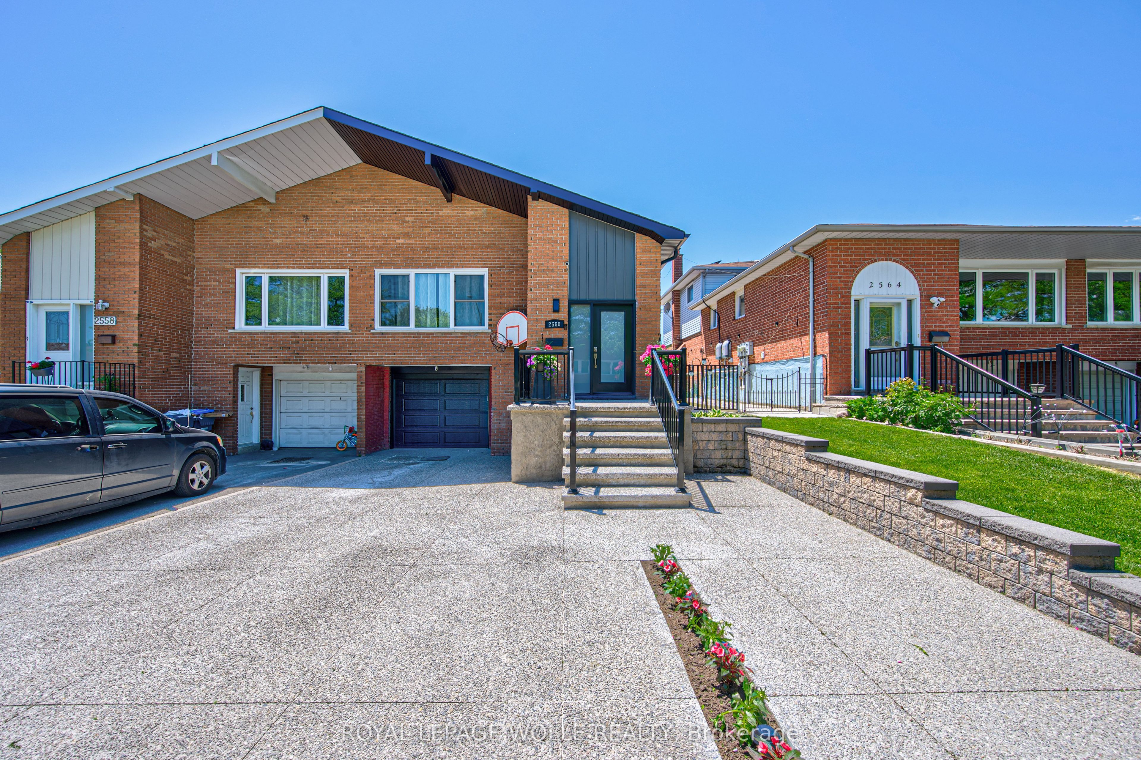 2560 Palisander Avenue Property Photo 1