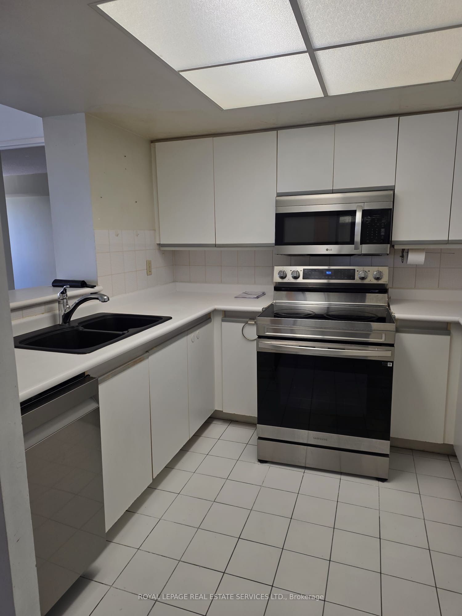 335 Webb Drive 708 Property Photo 1