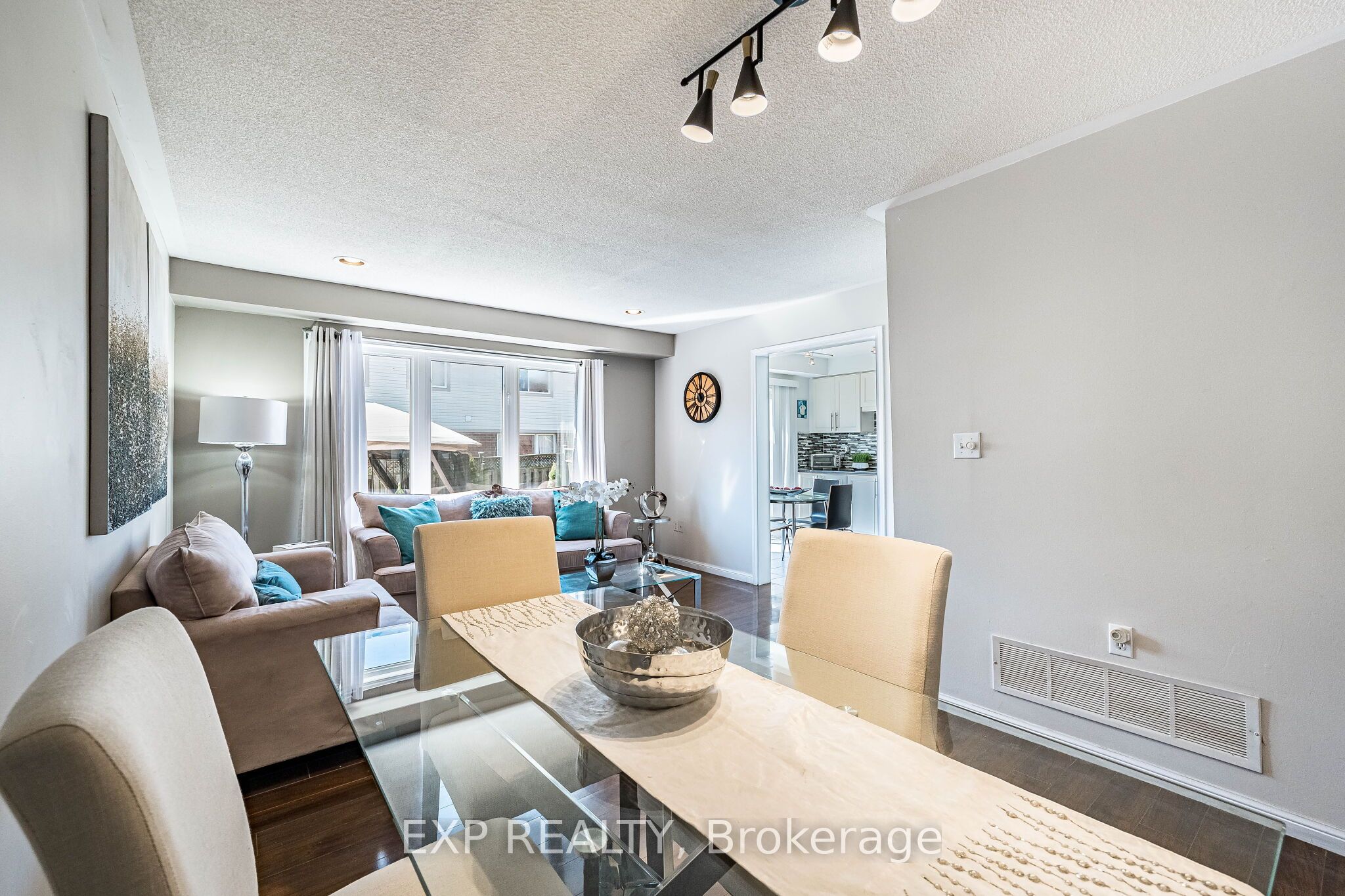 53 Sweetwood Circle Property Photo 6