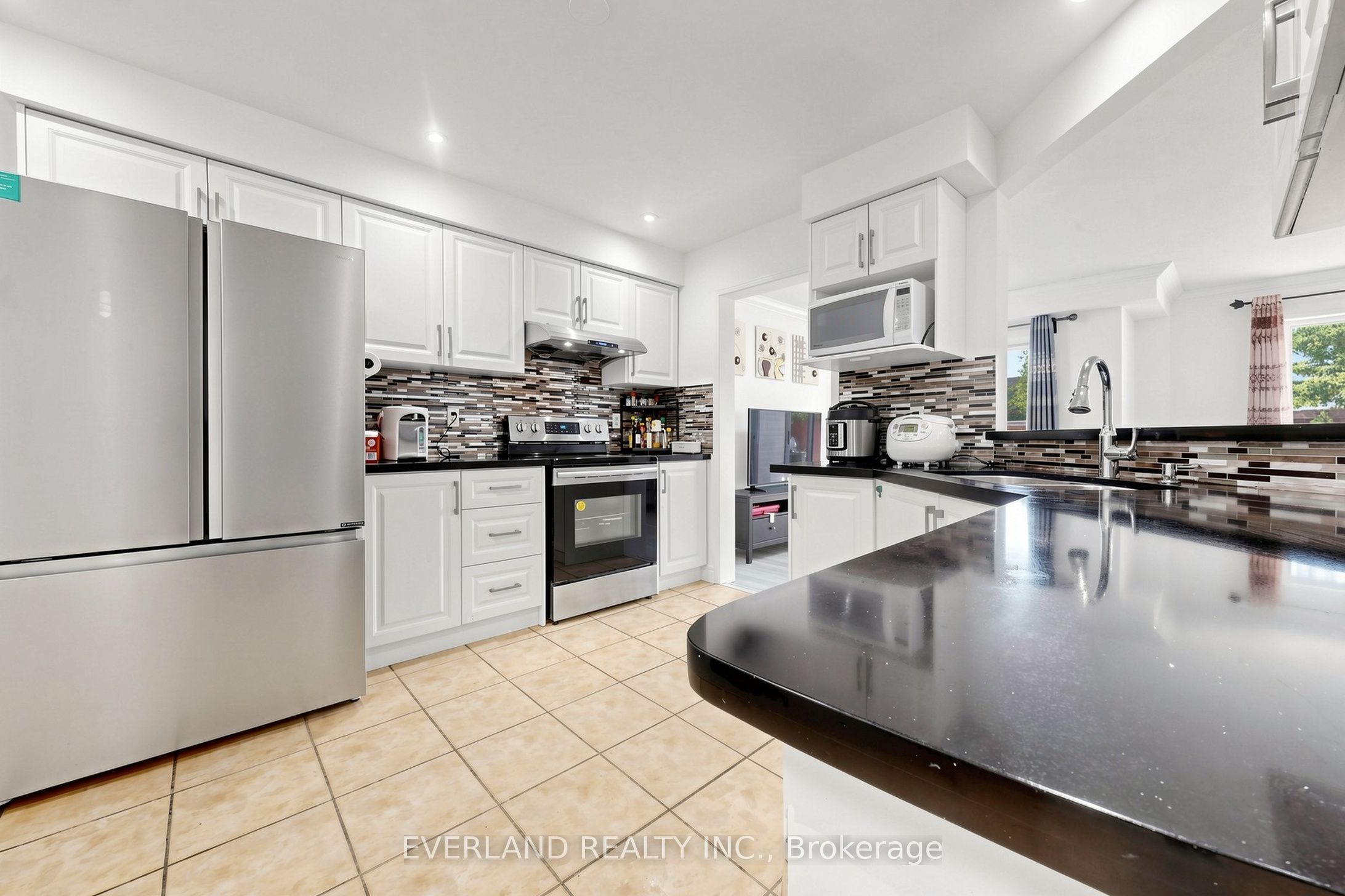 5588 Highbank Road Property Photo 6