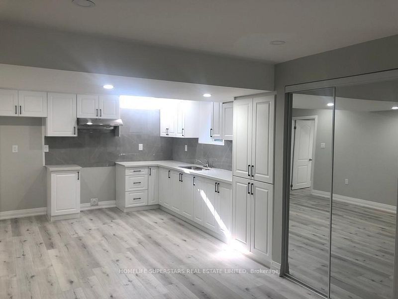 31 Lexington Road Basement Apartment Property Photo 2