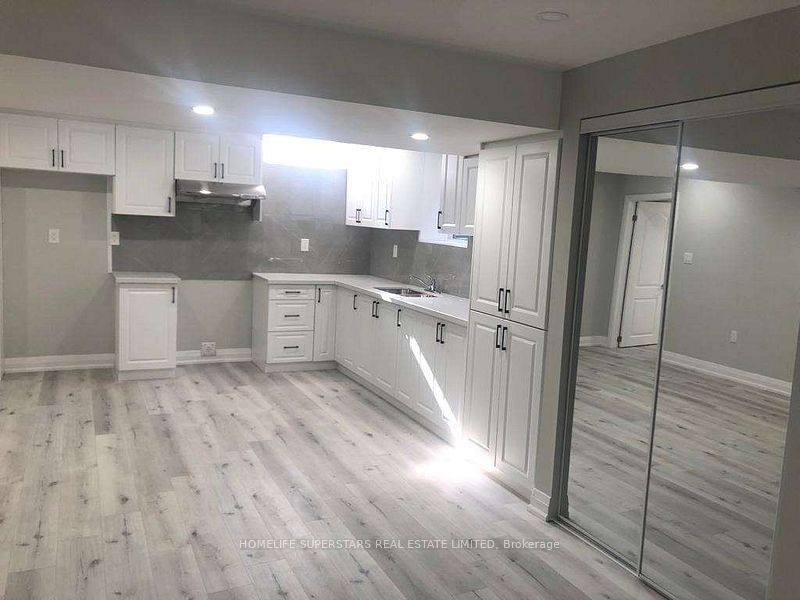 31 Lexington Road Basement Apartment Property Photo 3