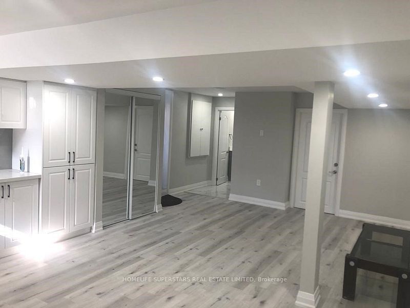 31 Lexington Road Basement Apartment Property Photo 4