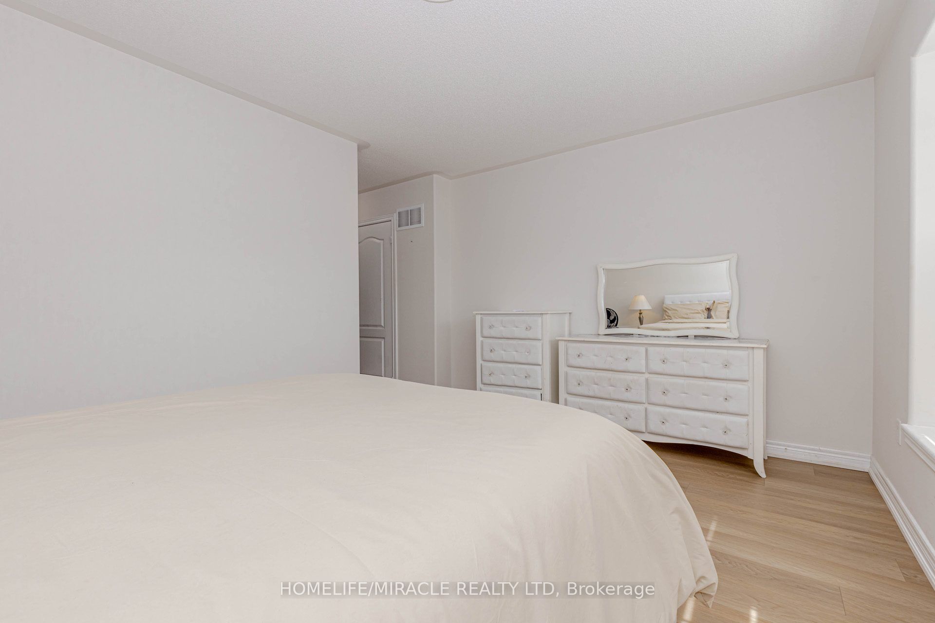 452 Nairn Circle Property Photo 32