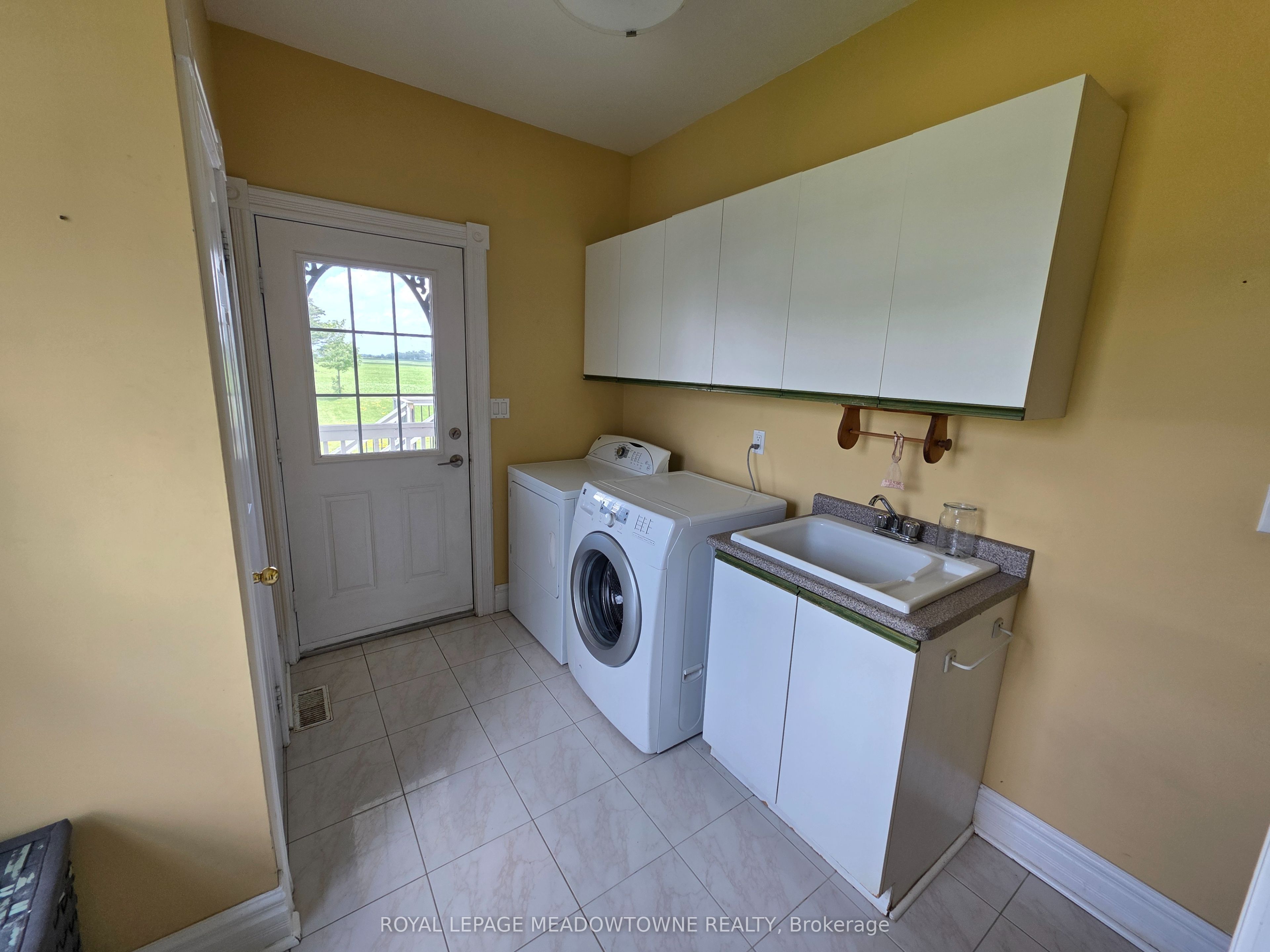 13727 Creditview Road Property Photo 11