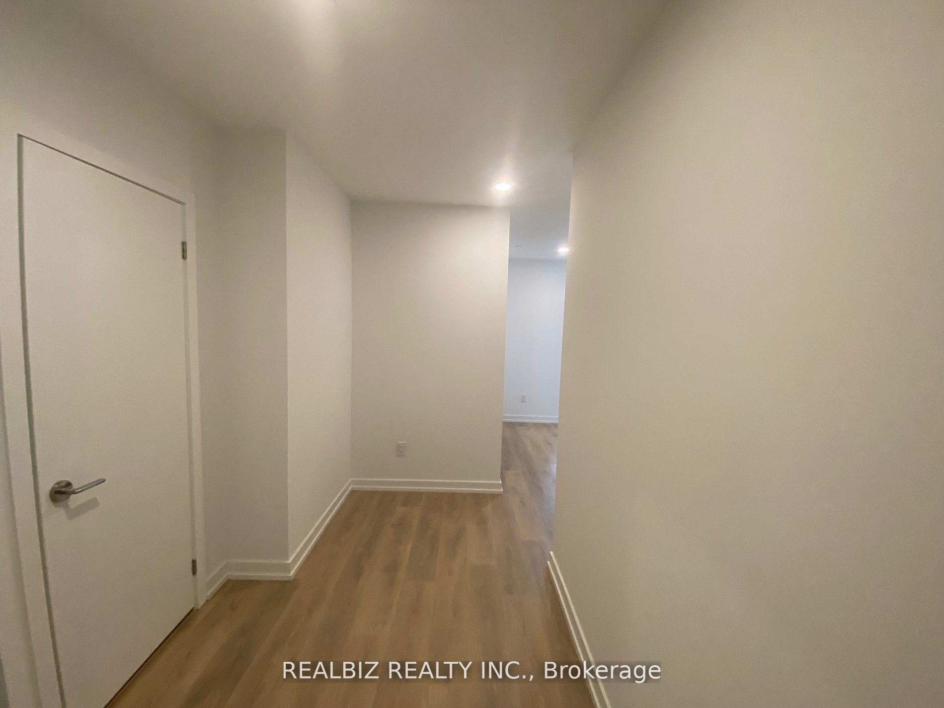 1100 Sheppard Avenue 339 Property Photo 4