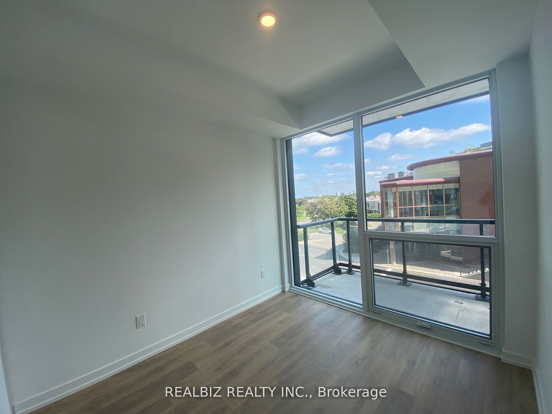 1100 Sheppard Avenue 339 Property Photo 13