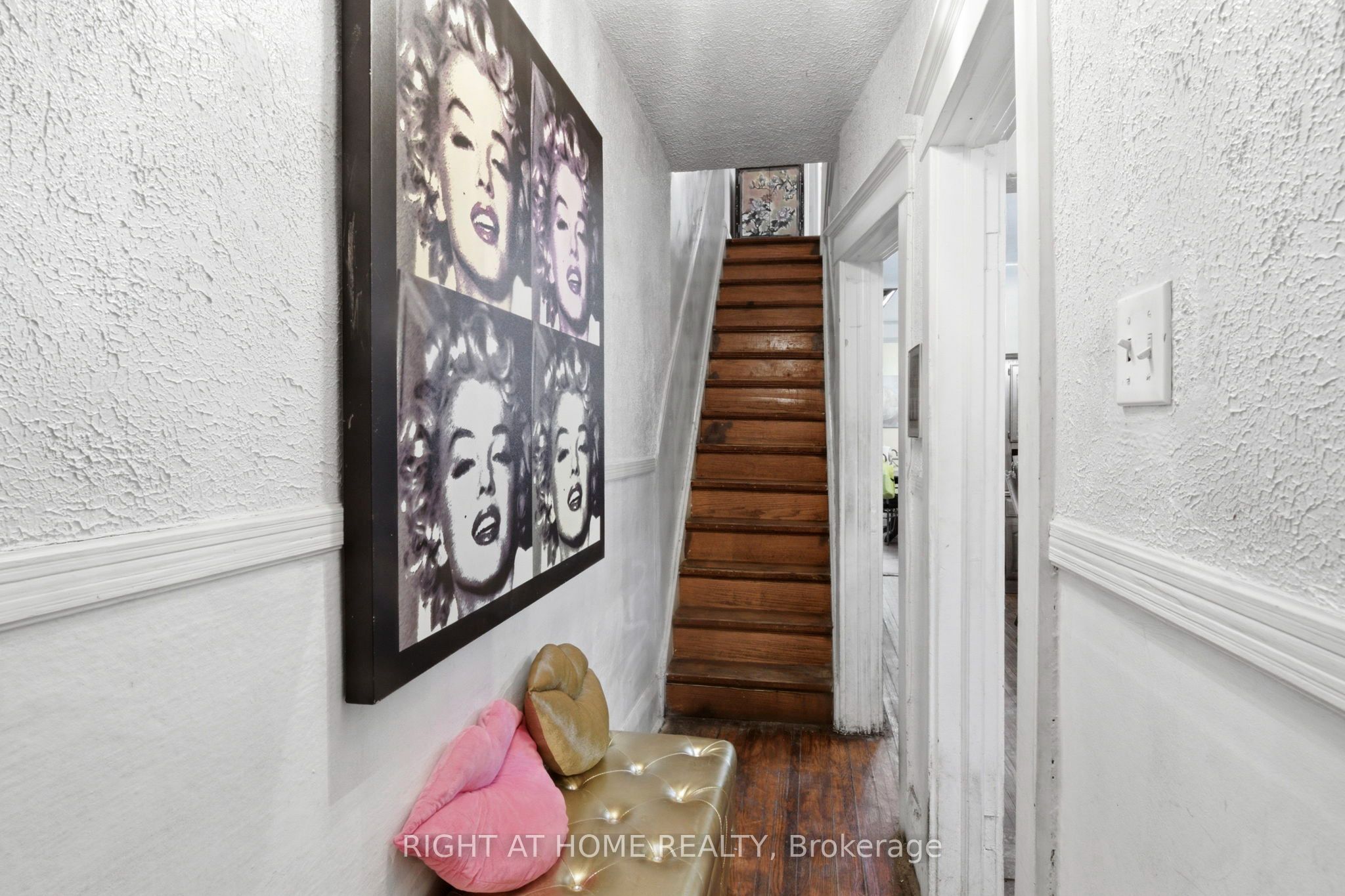 290 Mcroberts Avenue Property Photo 4