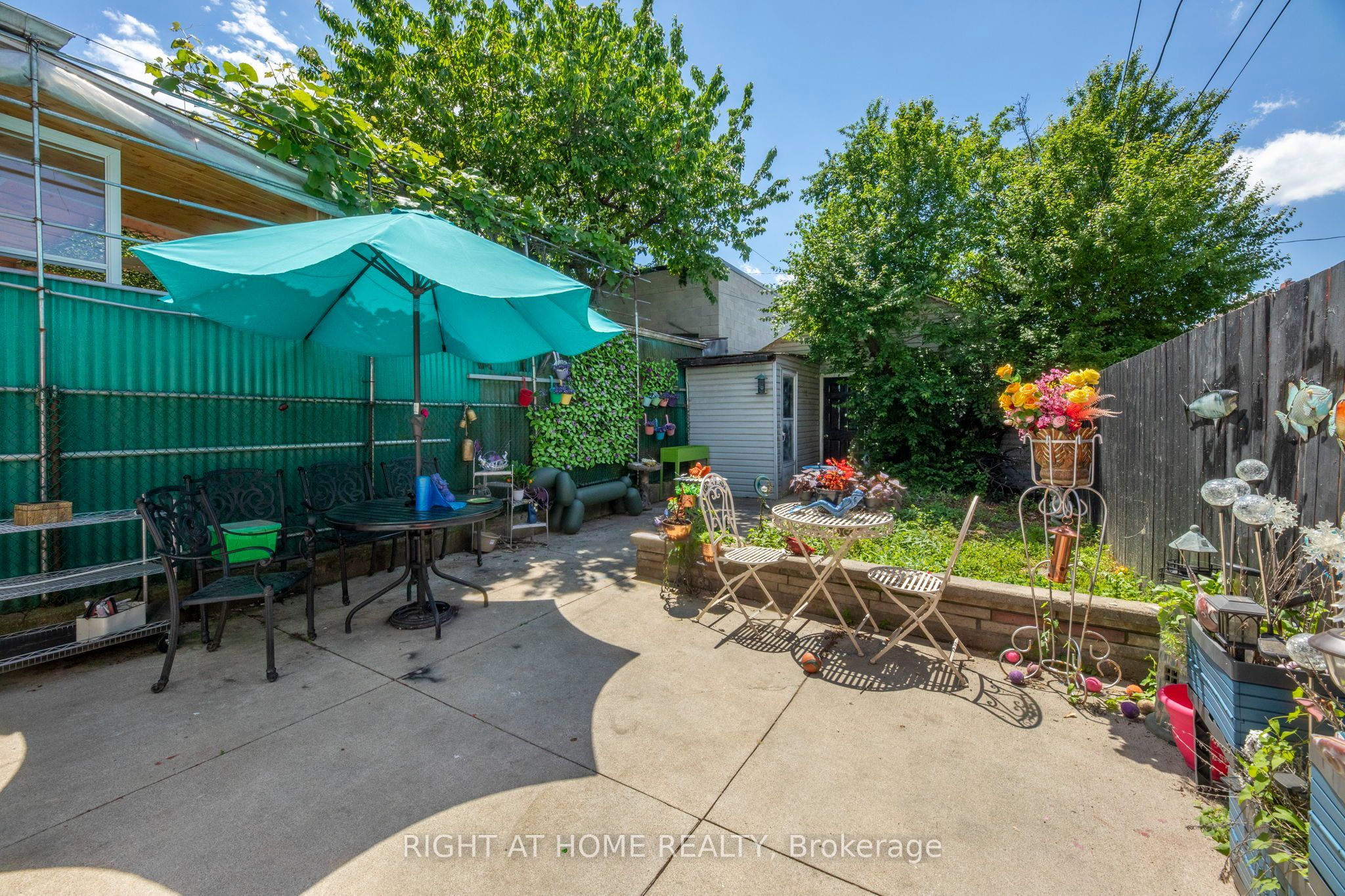 290 Mcroberts Avenue Property Photo 26