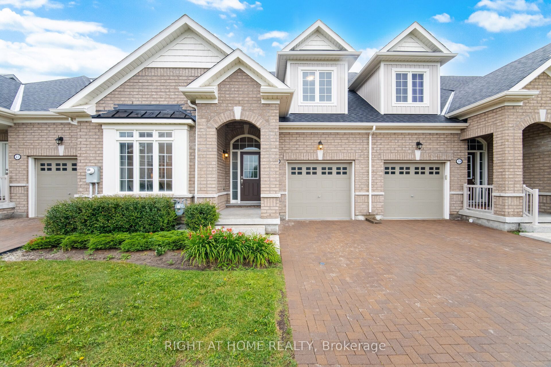 41 Overlea Drive Property Photo 2
