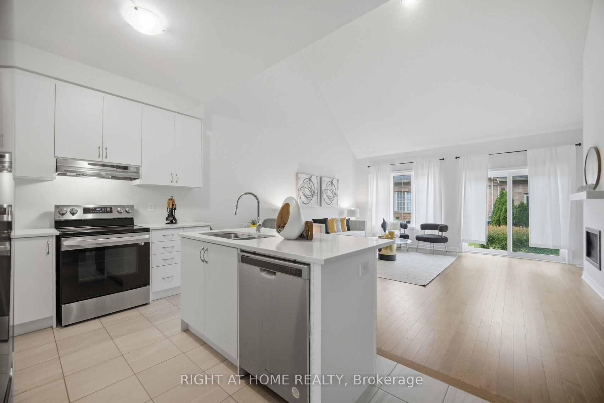 41 Overlea Drive Property Photo 8