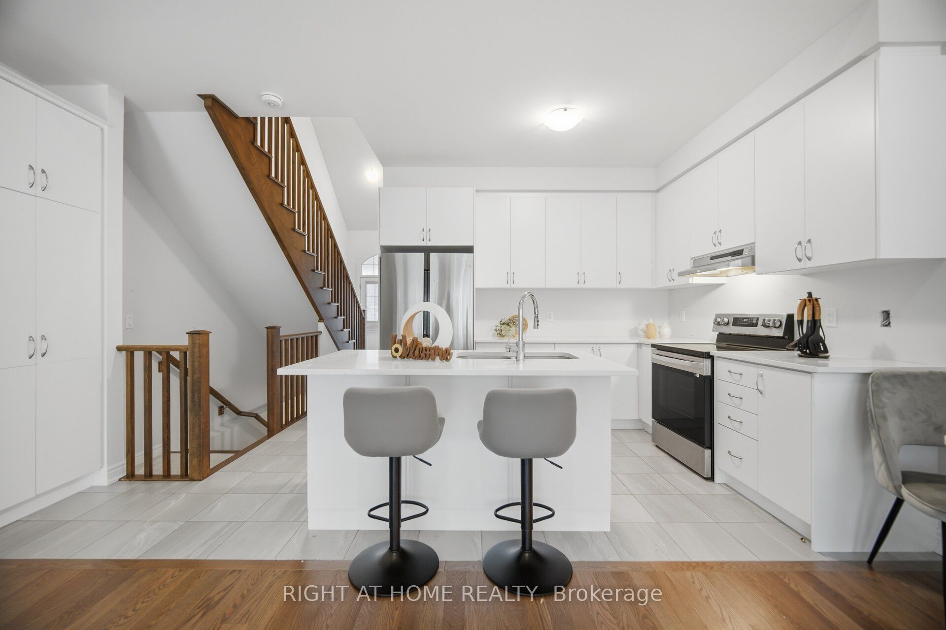 41 Overlea Drive Property Photo 10