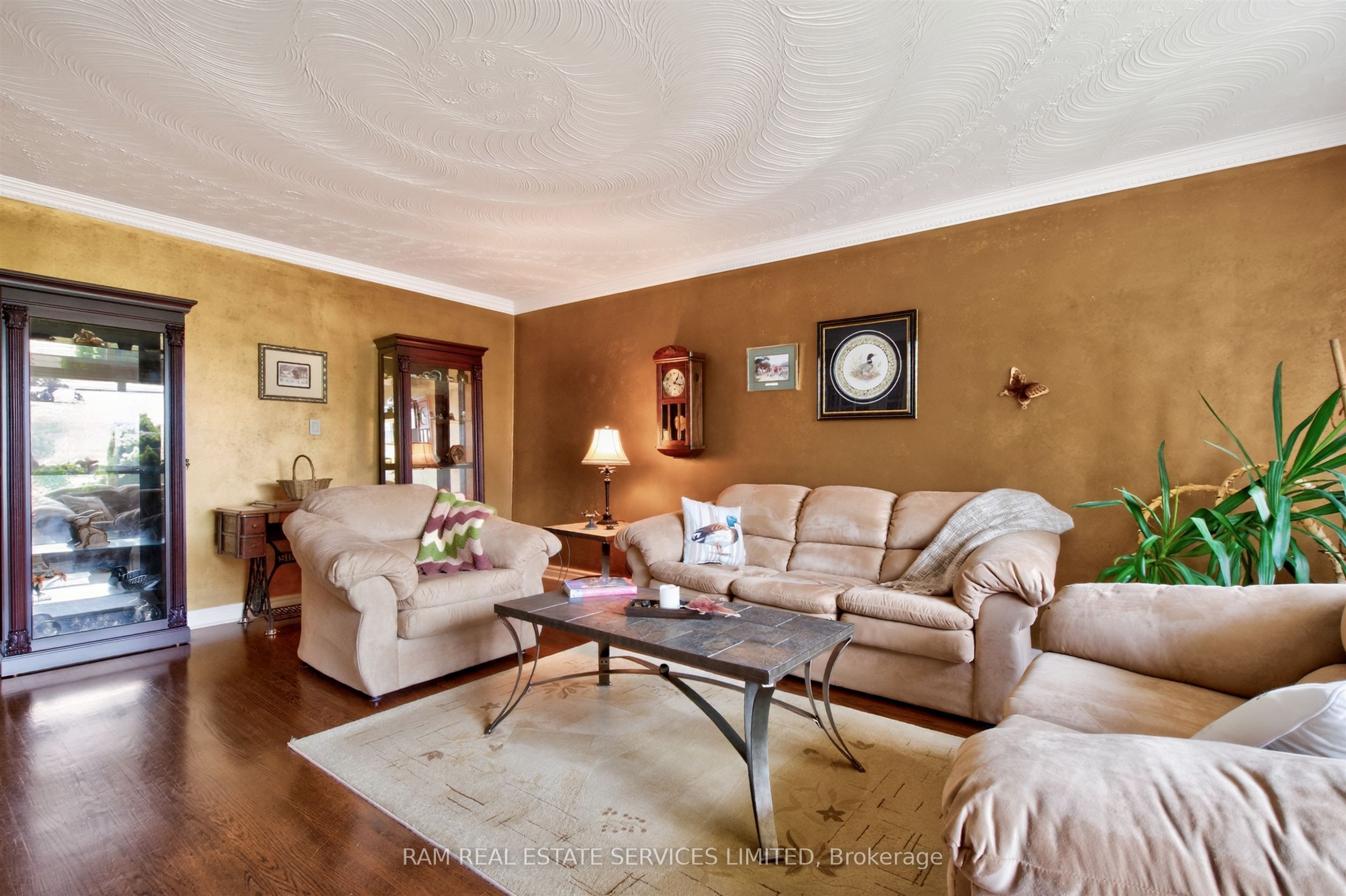 46 Summitcrest Drive Property Photo 10