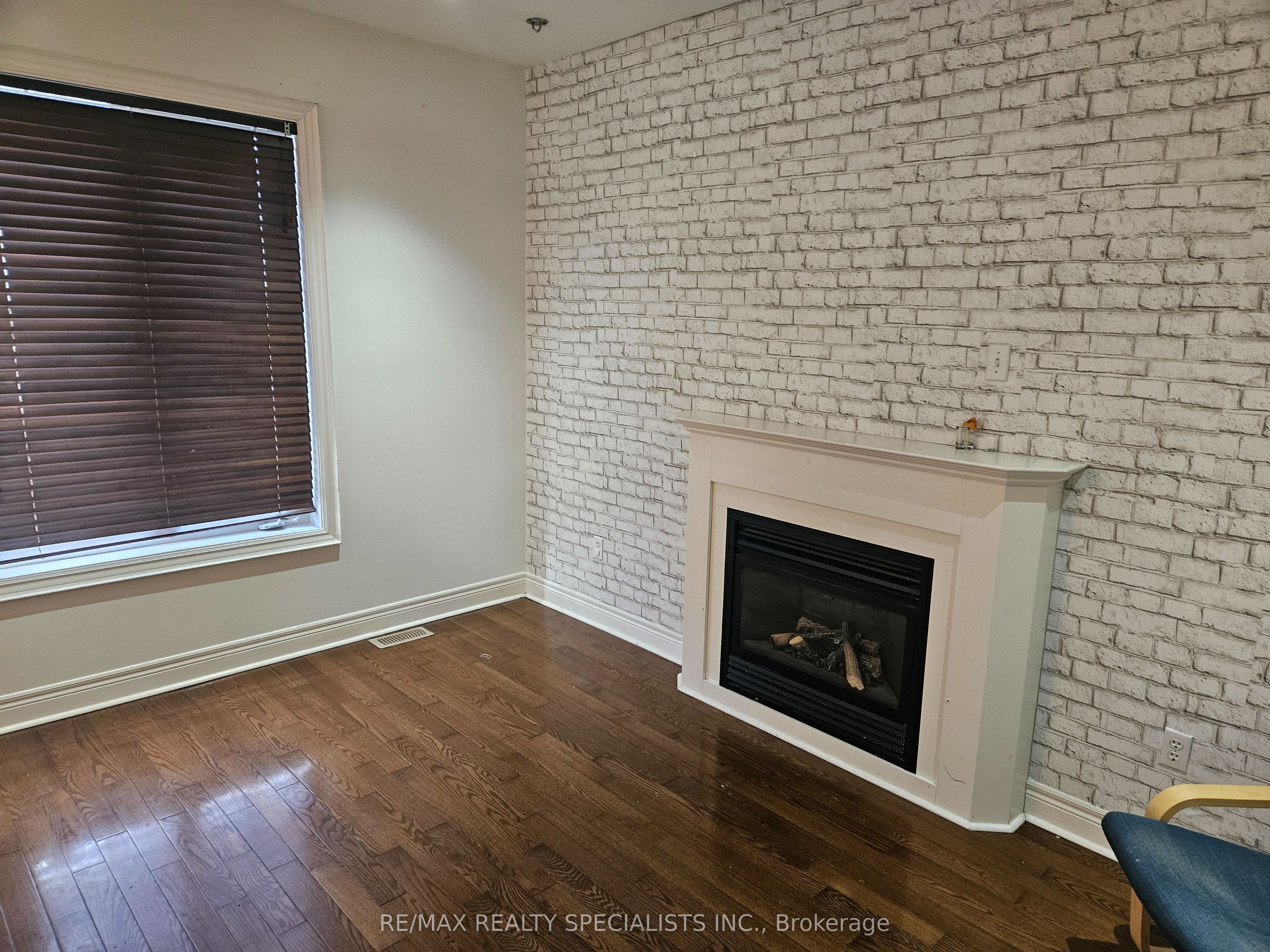 3774 Arbourview Terrace Upper Property Photo 9