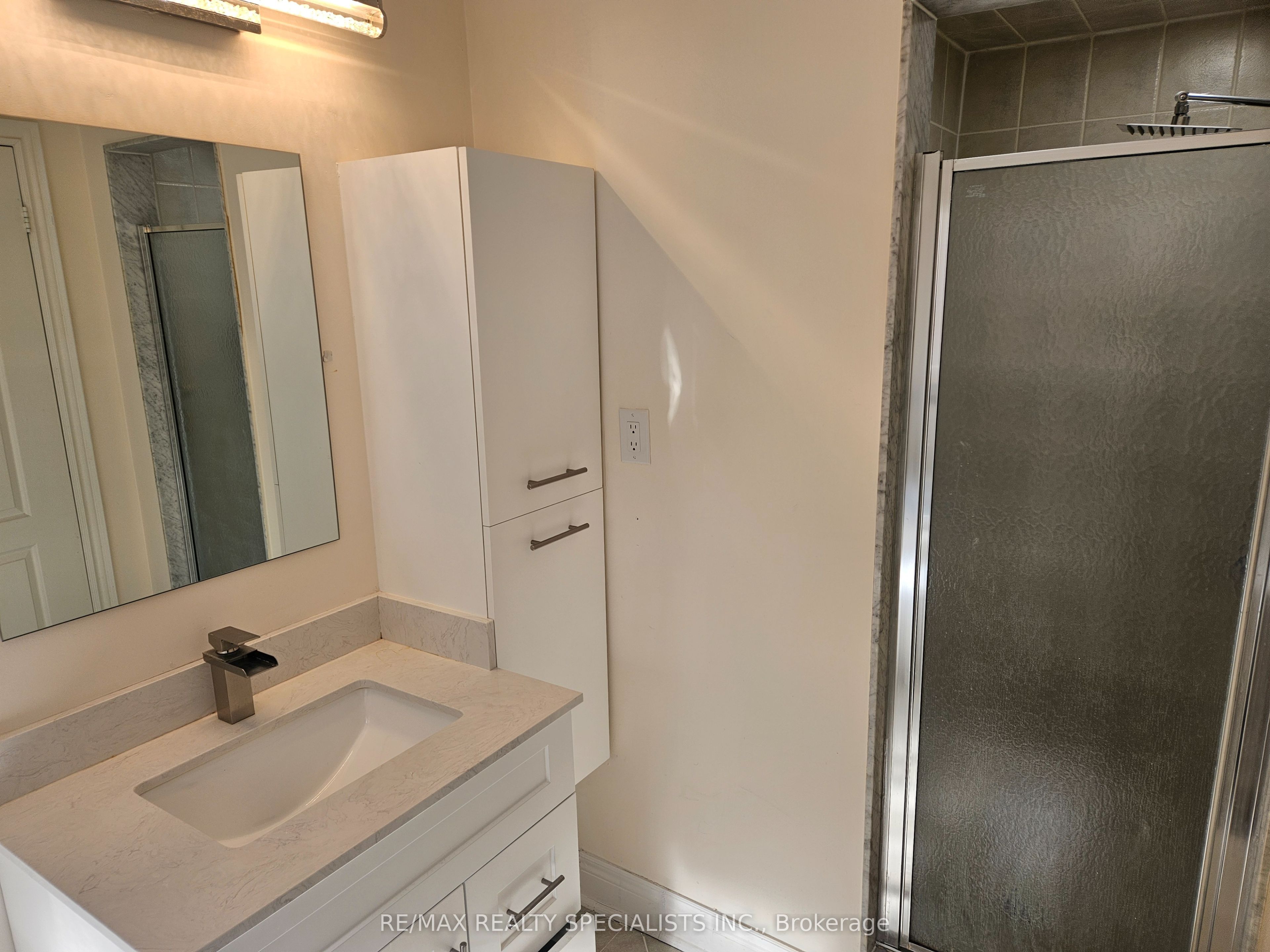 3774 Arbourview Terrace Upper Property Photo 16
