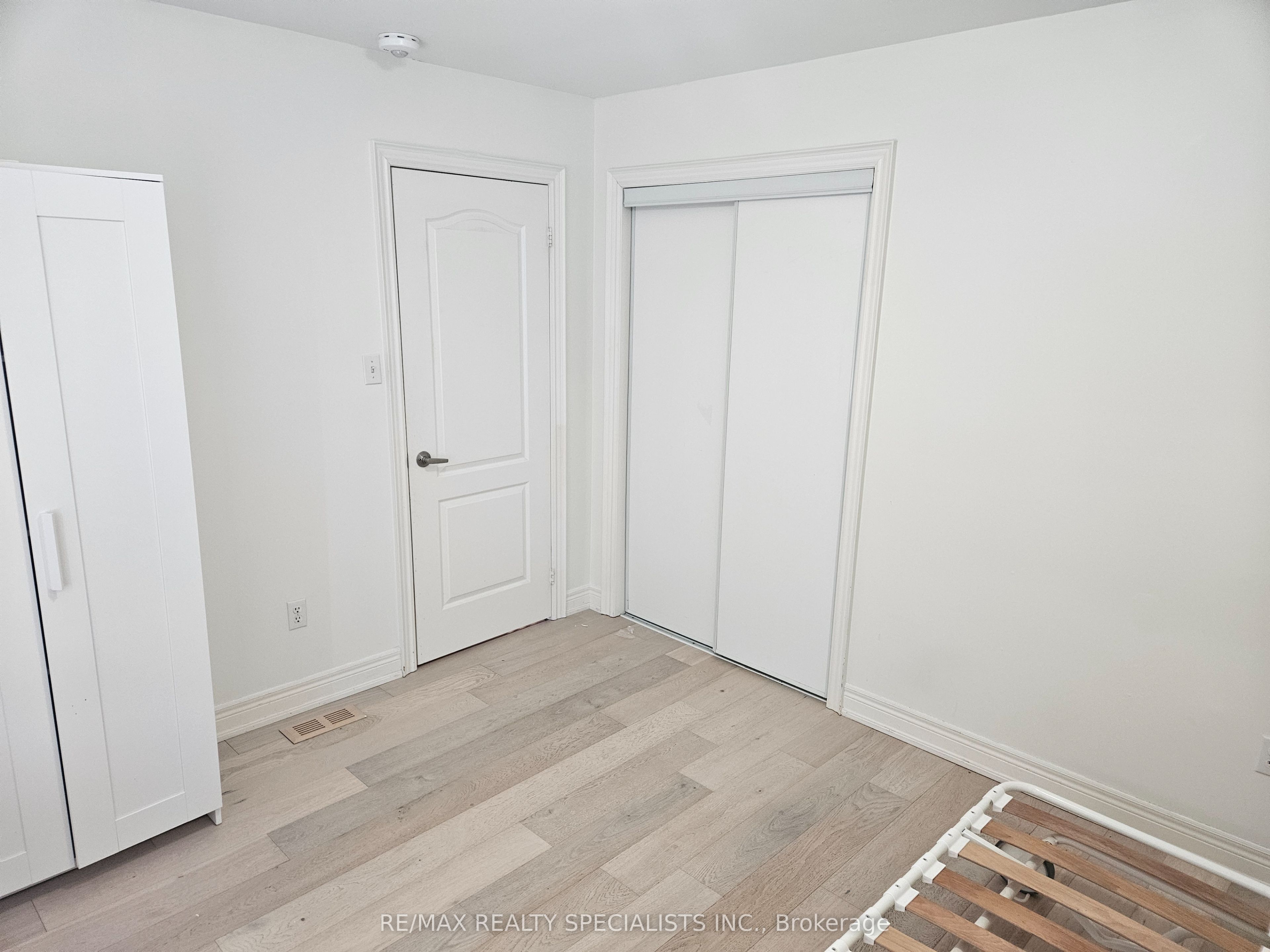 3774 Arbourview Terrace Upper Property Photo 18