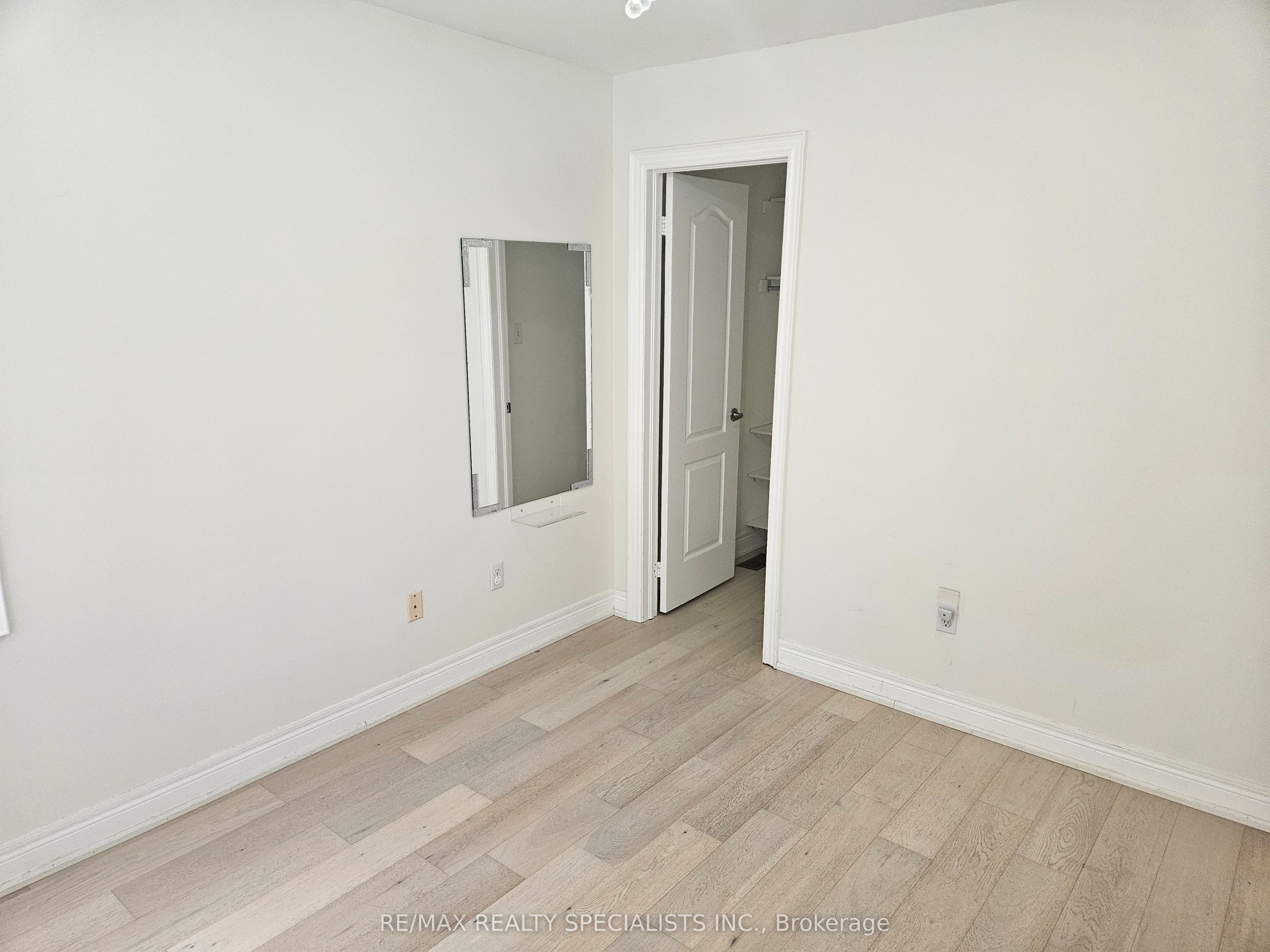 3774 Arbourview Terrace Upper Property Photo 20