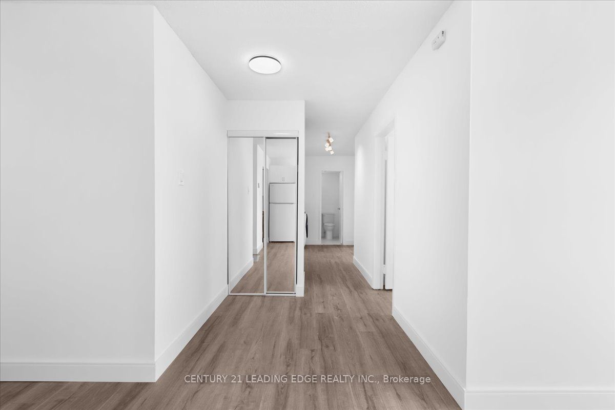 200 Lotherton Pathway 1208 Property Photo 5