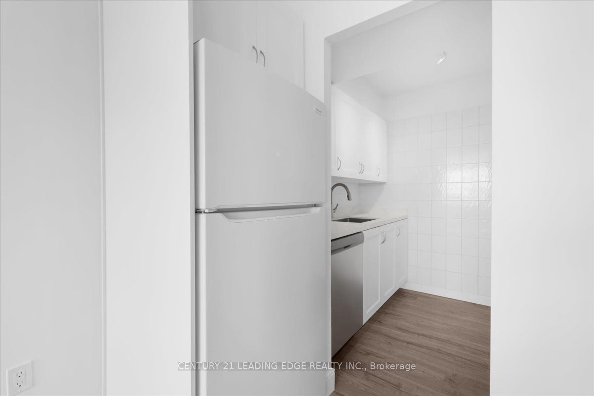 200 Lotherton Pathway 1208 Property Photo 9