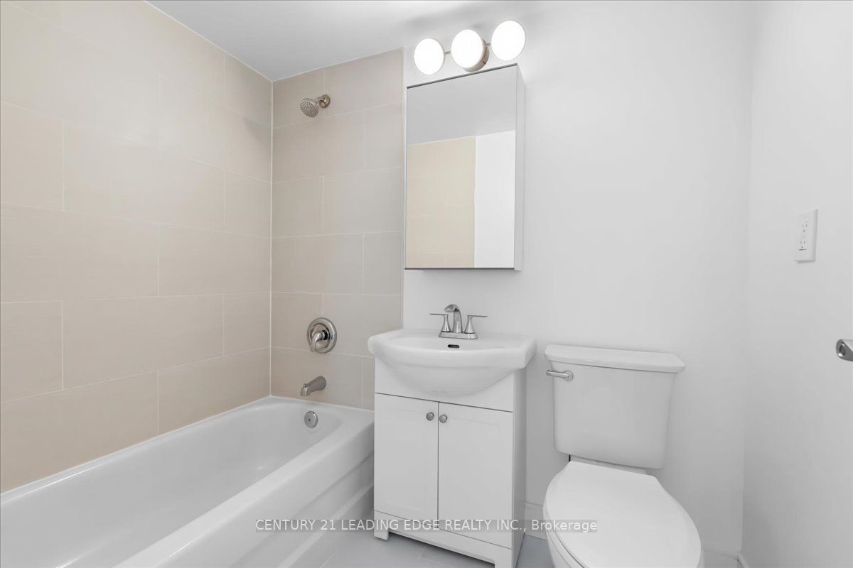 200 Lotherton Pathway 1208 Property Photo 10