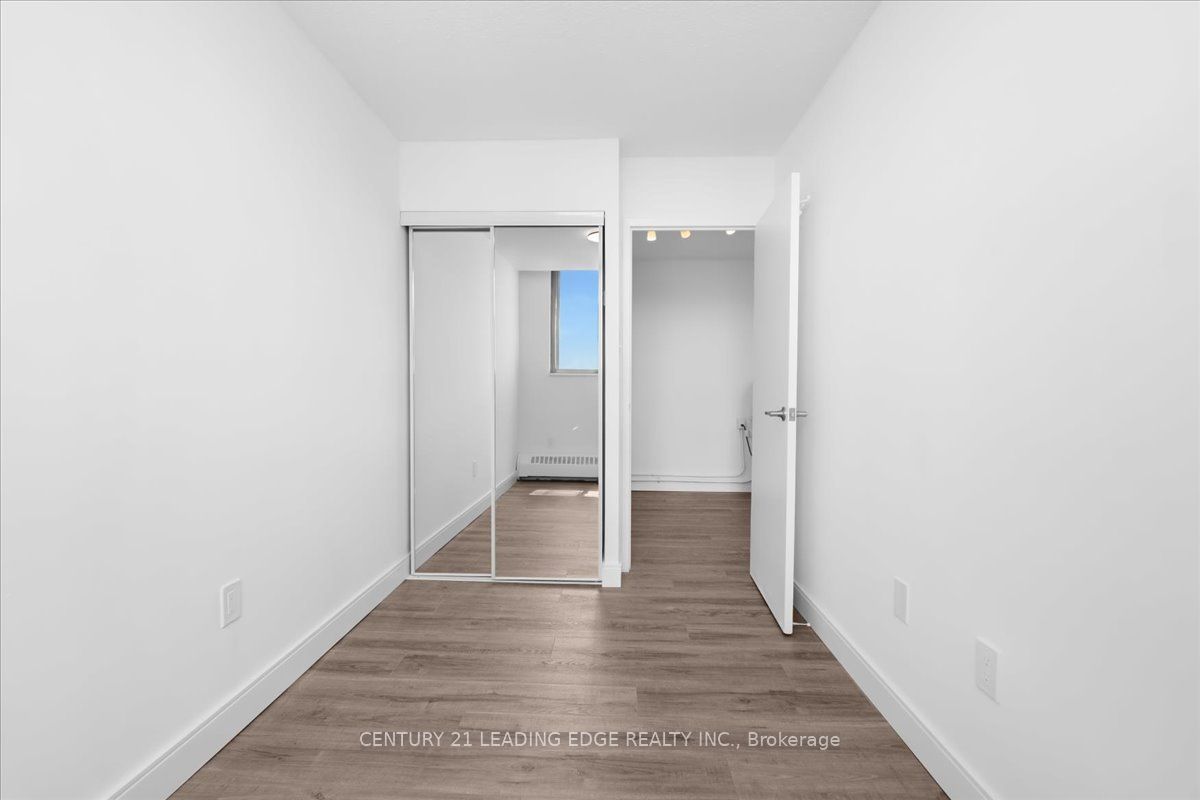 200 Lotherton Pathway 1208 Property Photo 13