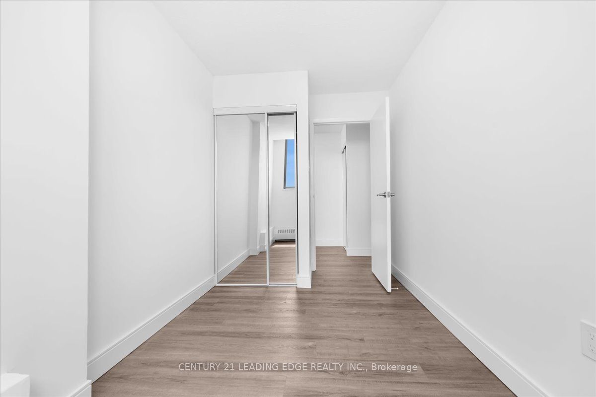 200 Lotherton Pathway 1208 Property Photo 15