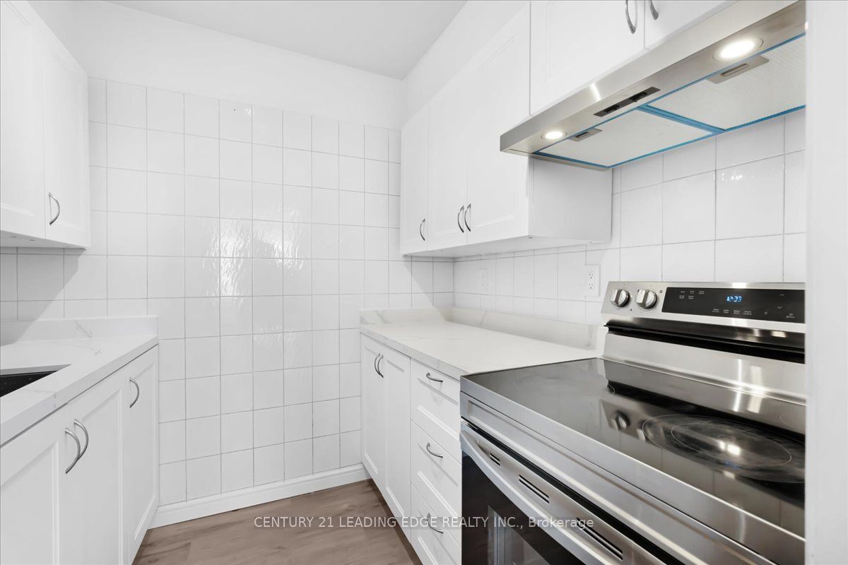 200 Lotherton Pathway 1208 Property Photo 18