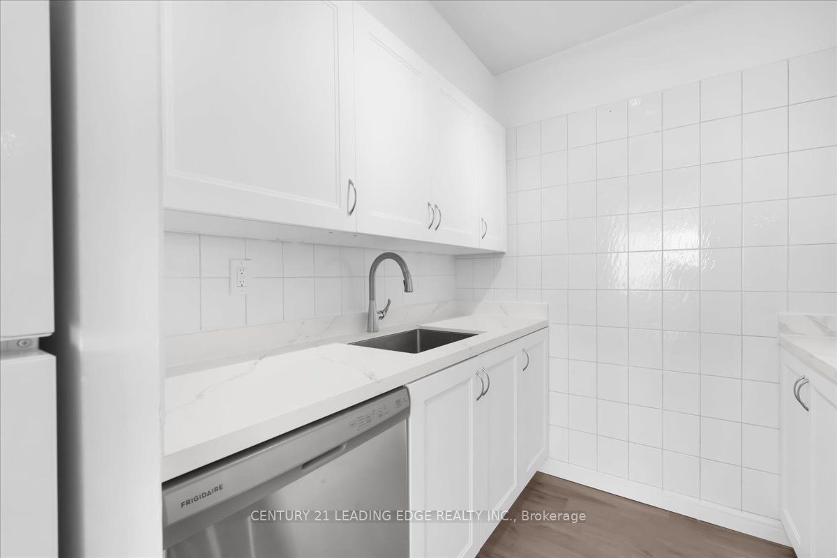 200 Lotherton Pathway 1208 Property Photo 19