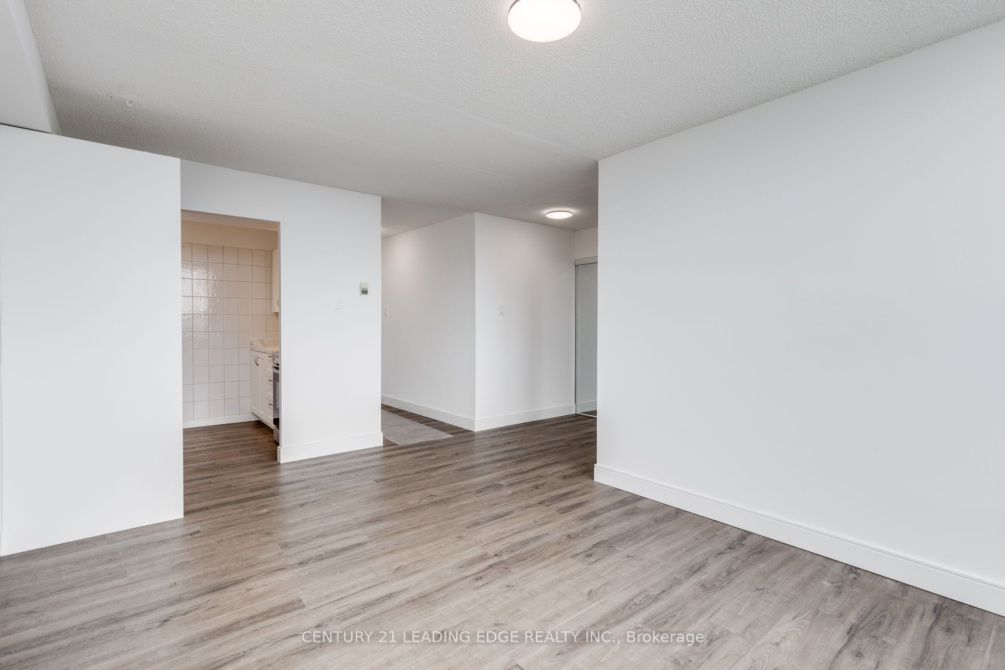 200 Lotherton Pathway 1208 Property Photo 20