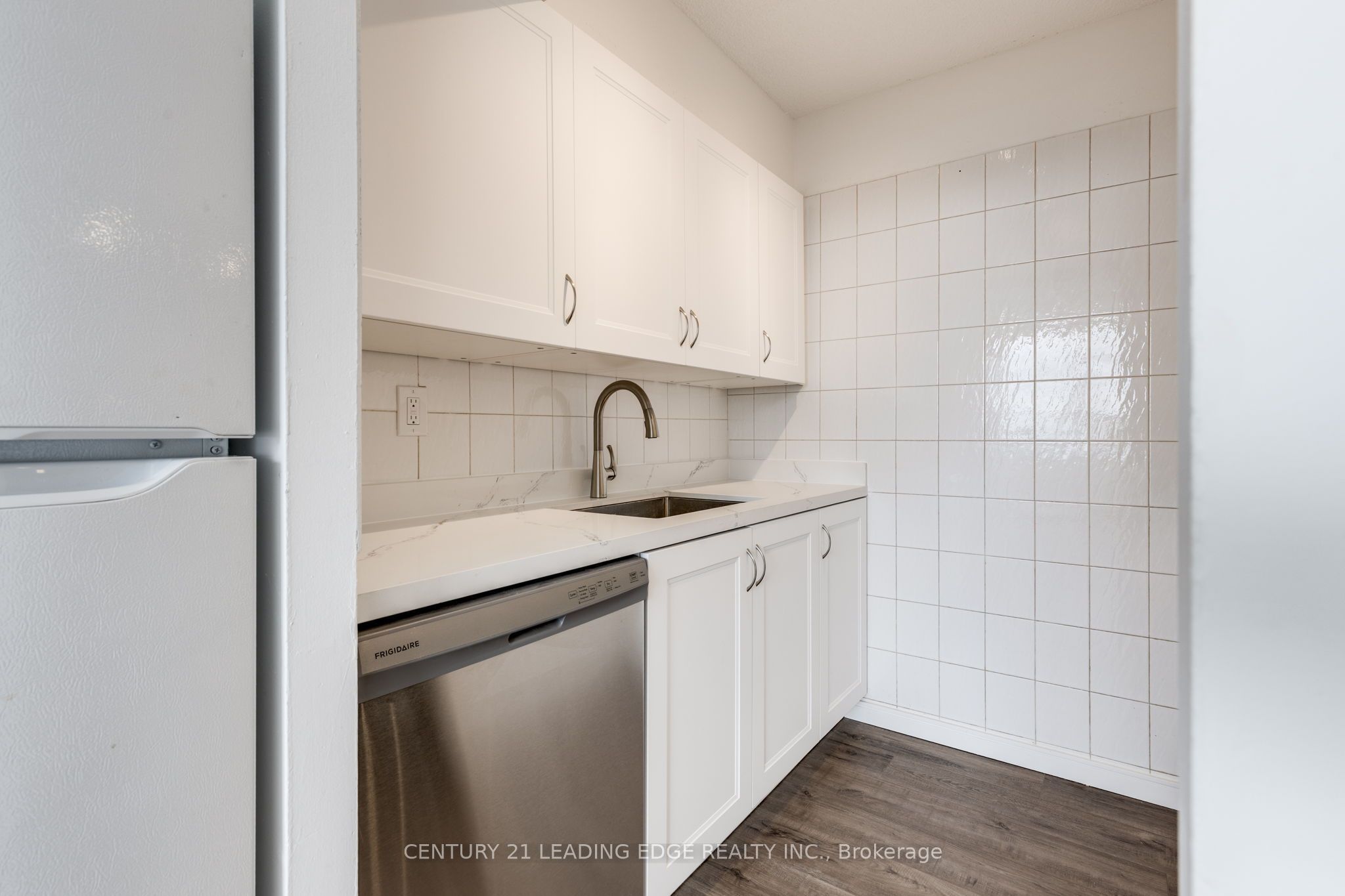 200 Lotherton Pathway 1208 Property Photo 21