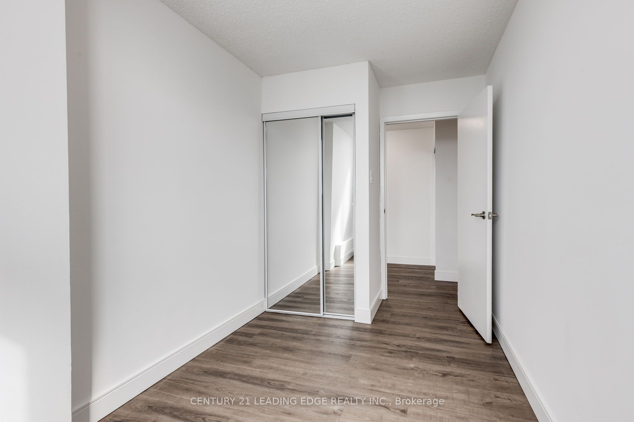 200 Lotherton Pathway 1208 Property Photo 28