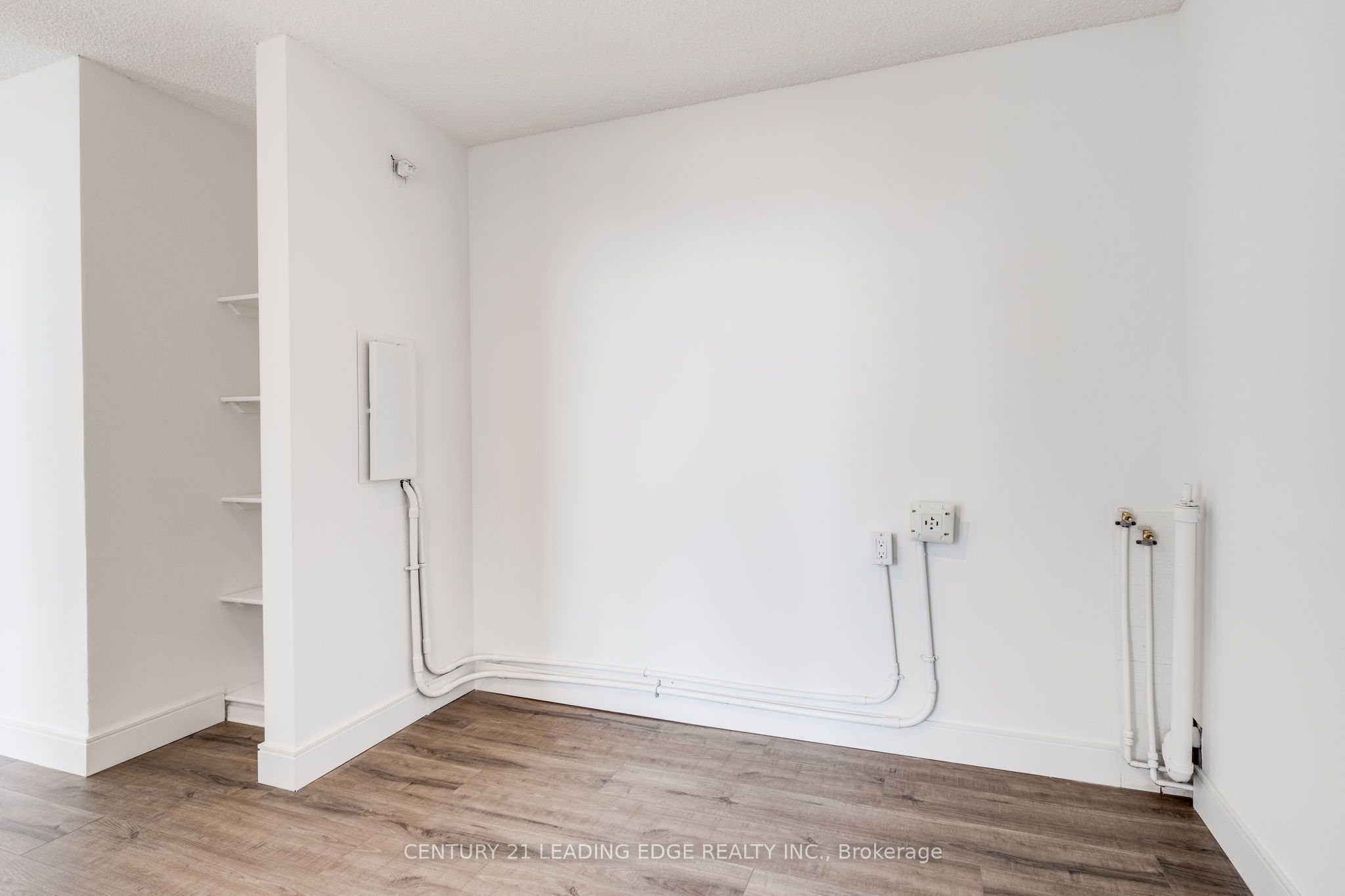 200 Lotherton Pathway 1208 Property Photo 34