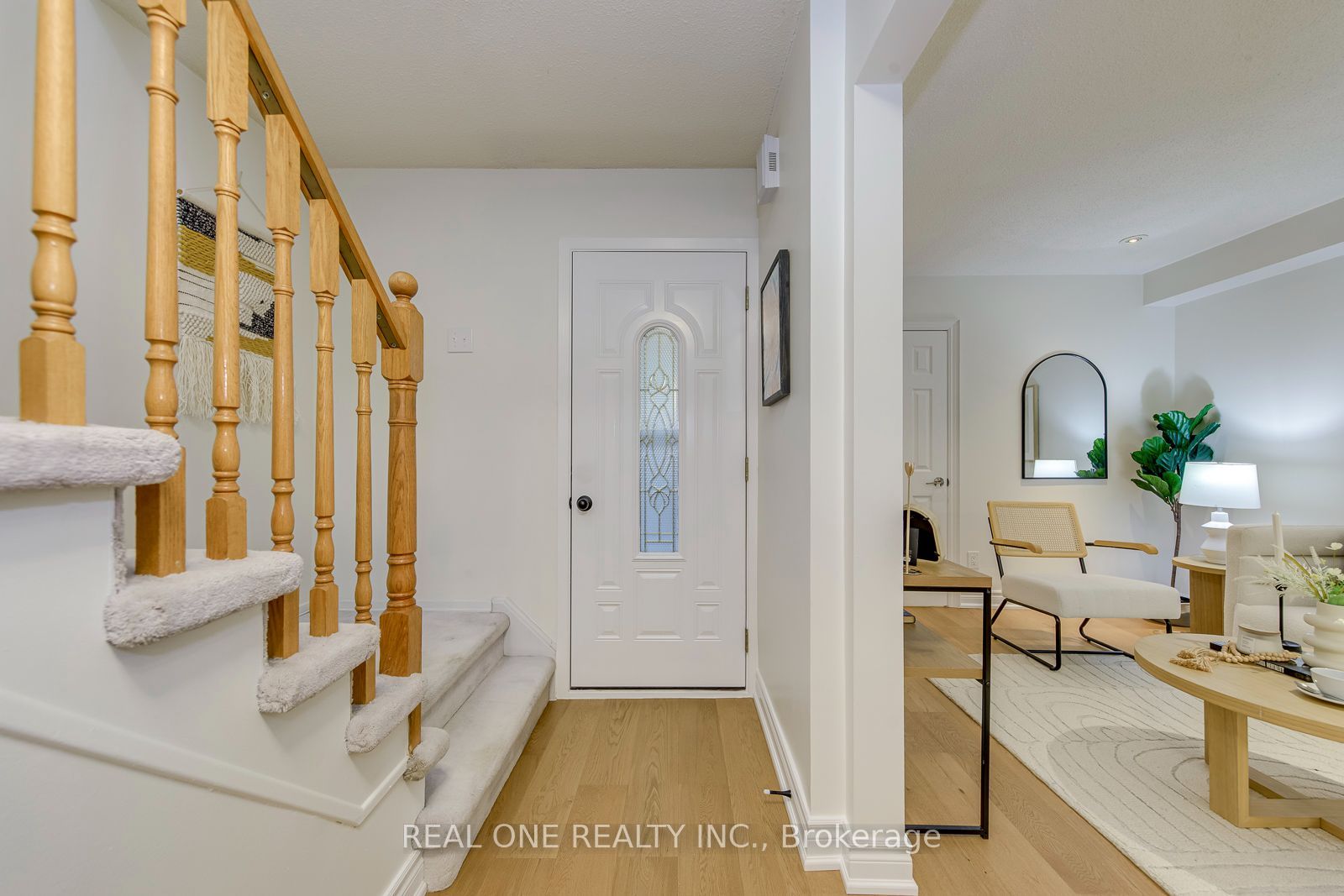 741 Queensbridge Drive Property Photo 4