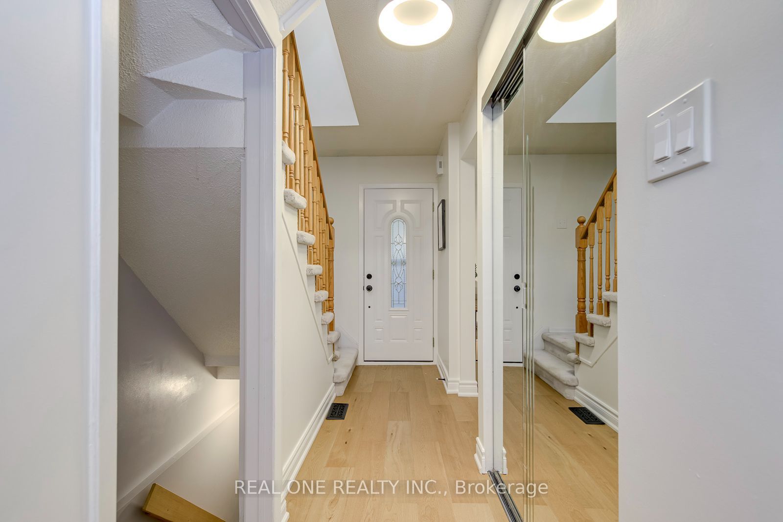 741 Queensbridge Drive Property Photo 5