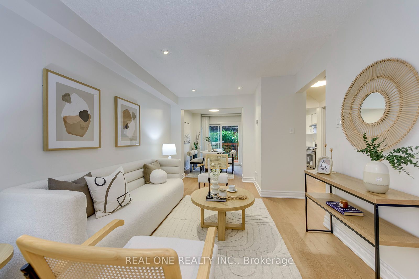 741 Queensbridge Drive Property Photo 8