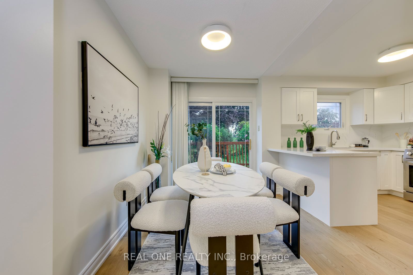 741 Queensbridge Drive Property Photo 13